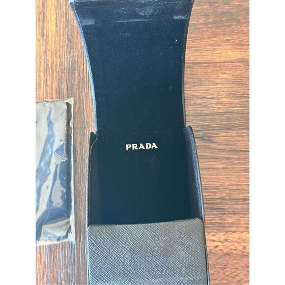 Prada eyeglasses case with lense cloth and Prada box - Picture 12 of 16
